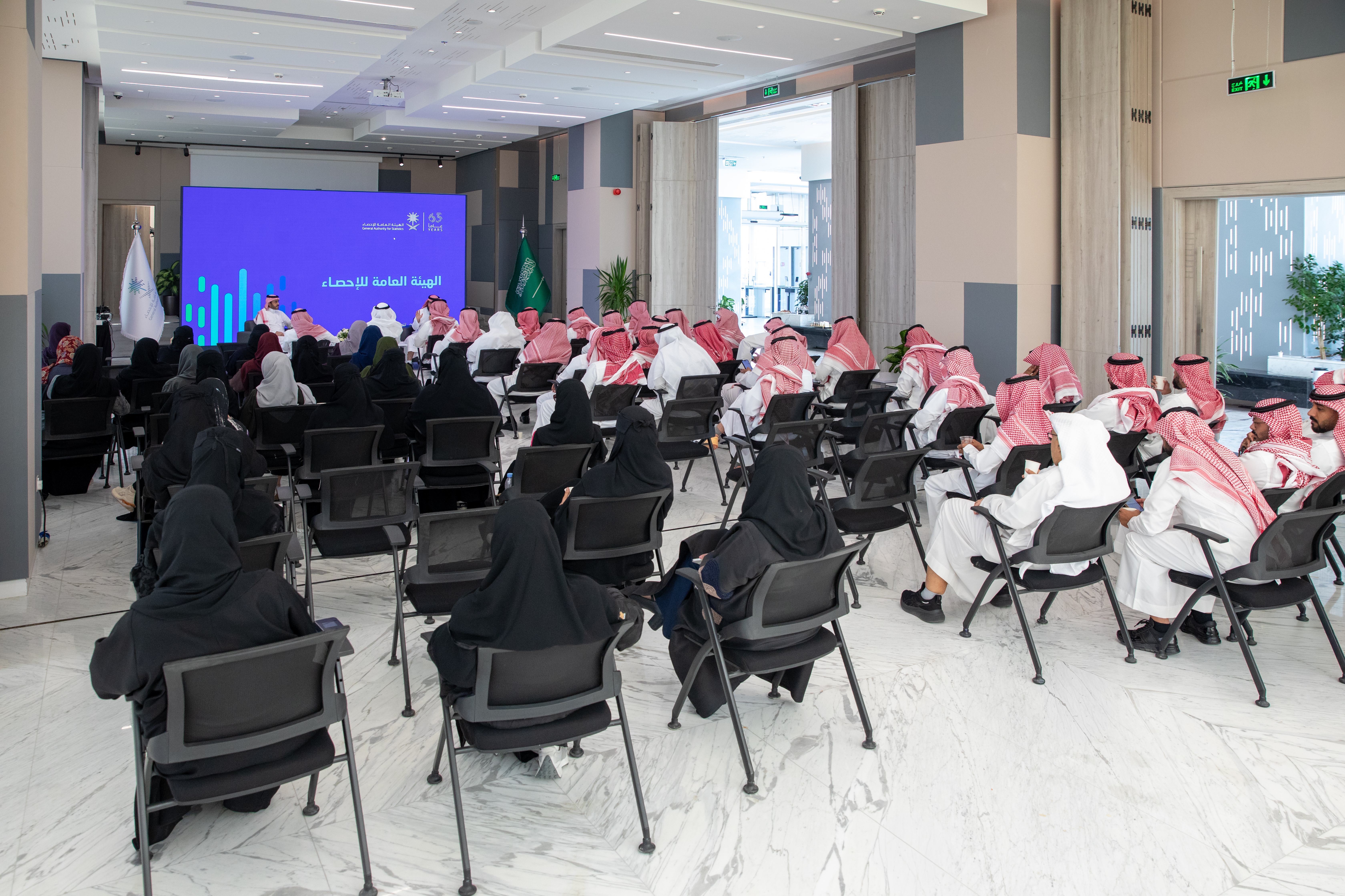 ورشة عمل التوعية بنظام العمل